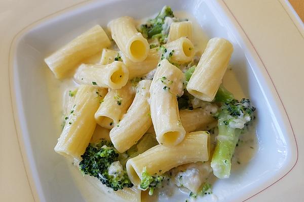 Rigatoni with Gorgonzola Sauce and Broccoli