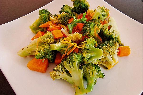 Roasted Broccoli, Sweet Potato and Carrots Vegetables from Wok