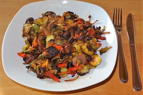 Roasted Brussels Sprouts with Colorful Vegetables À La Didi