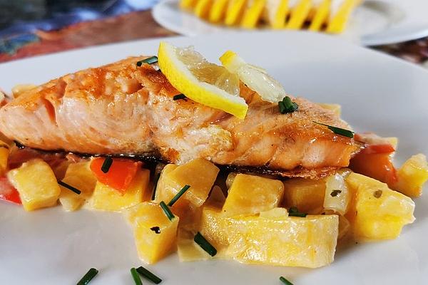 Roasted Salmon with Bell Pepper and Mango Vegetables