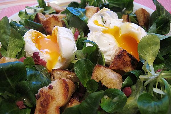 Rocket with Poached Egg and Garlic Croutons