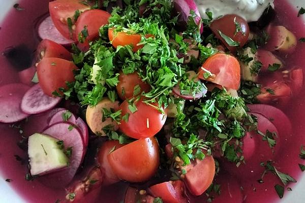 Russian Cold Beetroot Soup Svekoljnik