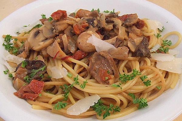 Saffron Spaghetti with Mushrooms