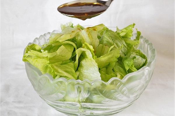 Salad Dressing with Mustard for Iceberg Lettuce