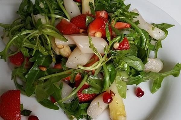 Salad with Asparagus, Strawberries, Arugula and Pine Nuts