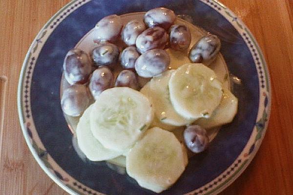 Salad with Cucumber and Red Grapes