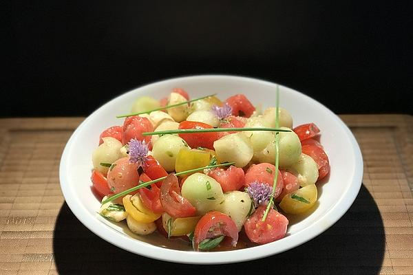 Salad with Tomatoes, Mozzarella and Melon