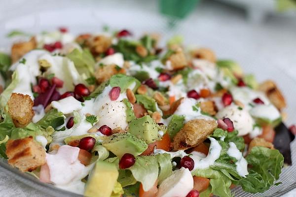 Salad with Yogurt Dressing