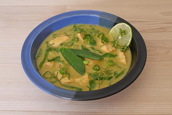 Salmon Curry with Sugar Snap Peas and Coconut Milk