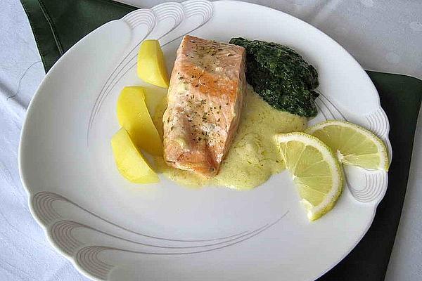 Salmon in Lemon Sauce with Spinach and Potatoes