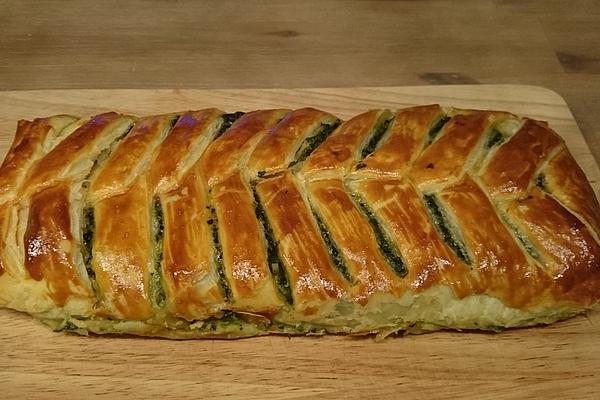 Salmon in Spinach Puff Pastry Coat