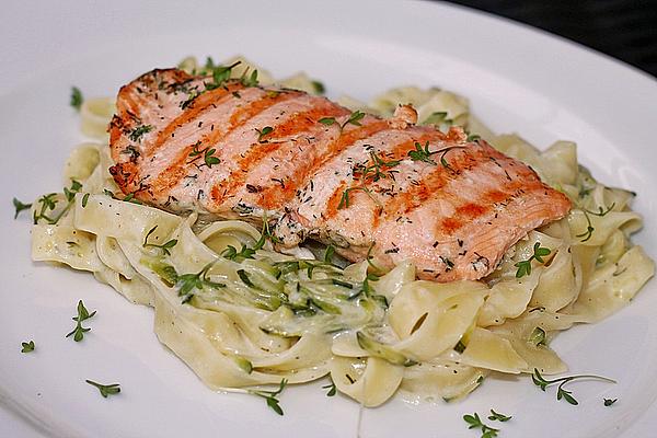 Salmon on Ribbon Noodles in Zucchini Sauce
