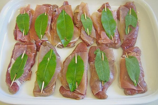 Saltimbocca Of Venison with Bay Leaves and Asparagus – Tagliatelle