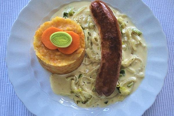 Sausages in Onion – Cream – Sauce