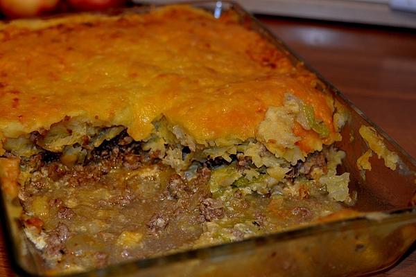 Savoy Cabbage Casserole with Mashed Potatoes and Minced Meat