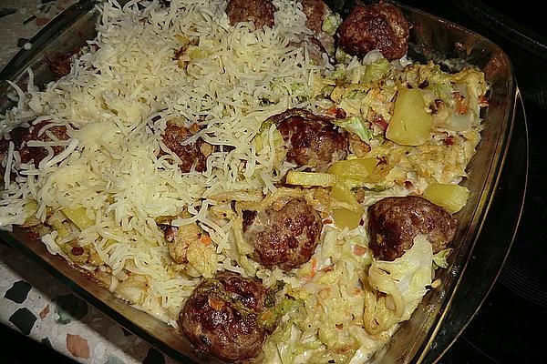 Savoy Cabbage Casserole with Meatballs