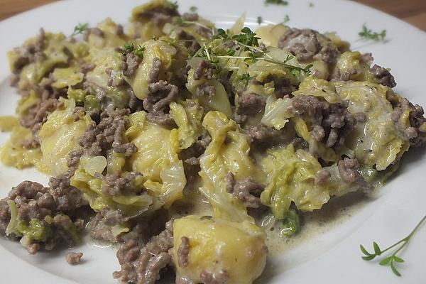 Savoy Cabbage Mince Pan with Cheese and Gnocchi