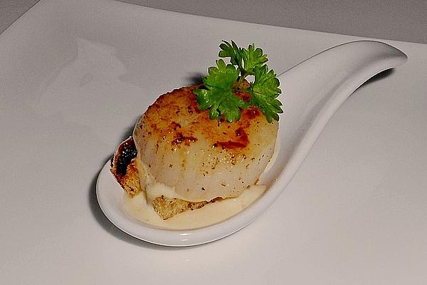 Scallop with Champagne Sauce on Christmas Stollen