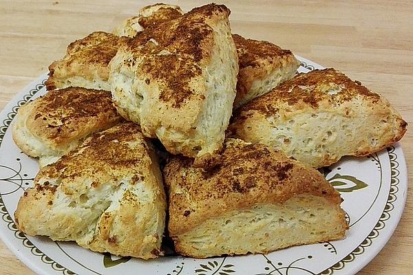 Scones with Parmesan and Onions