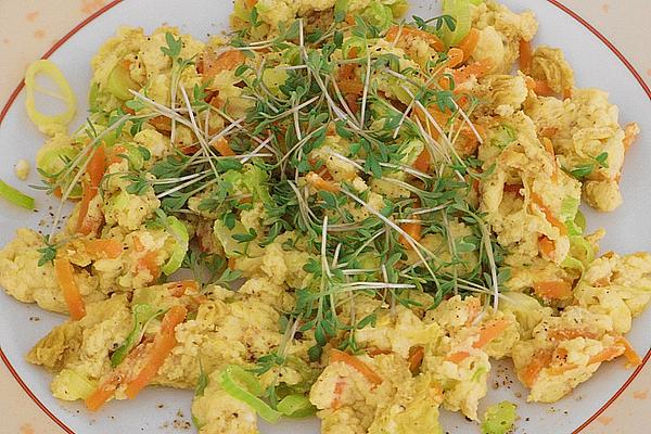 Scrambled Eggs with Carrots and Green Onions