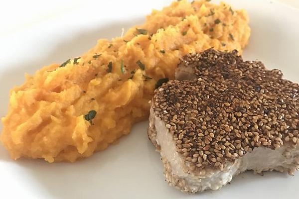 Sesame – Tuna with Mashed Sweet Potatoes