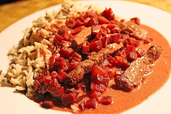 Sliced ​​meat with Beetroot Cream Sauce