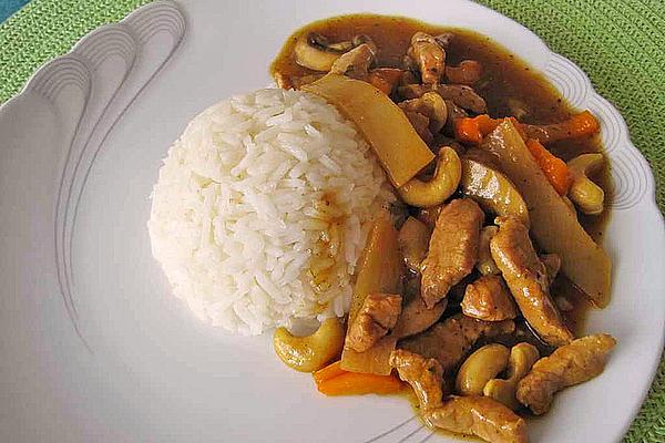 Sliced ​​turkey in Curry Sauce