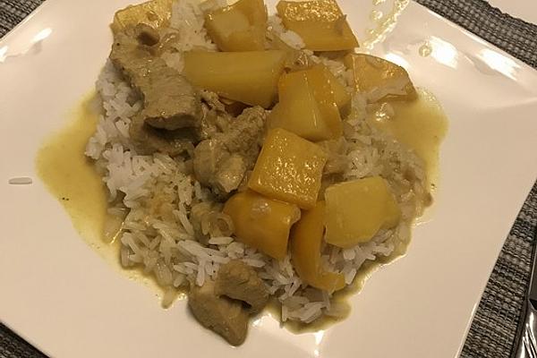 Sliced ​​turkey on Mango Curry Rice