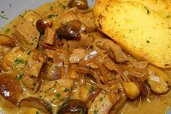Sliced ​​veal Liver with Onions and Mushrooms