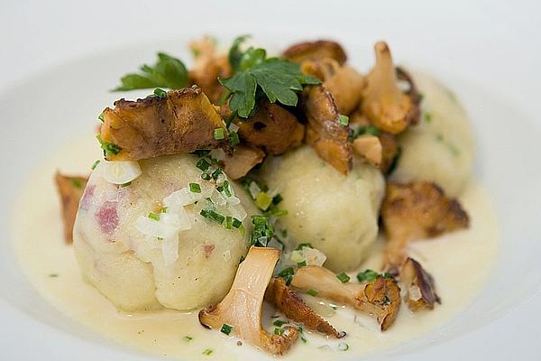 Small Potato and Bacon Dumplings with Chanterelles in Cream