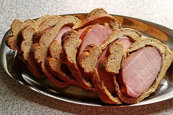 Smoked Pork in Bread Dough and Apple – Horseradish