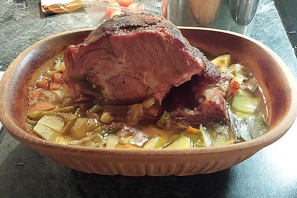 Smoked Pork with Potatoes and Vegetables from Römertopf