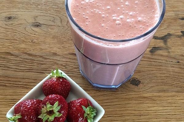 Smoothie with Coffee, Strawberries and Banana