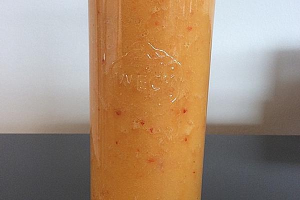 Smoothie with Pineapple and Chilli