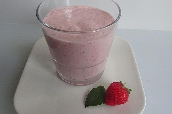 Smoothie with Strawberries and Banana
