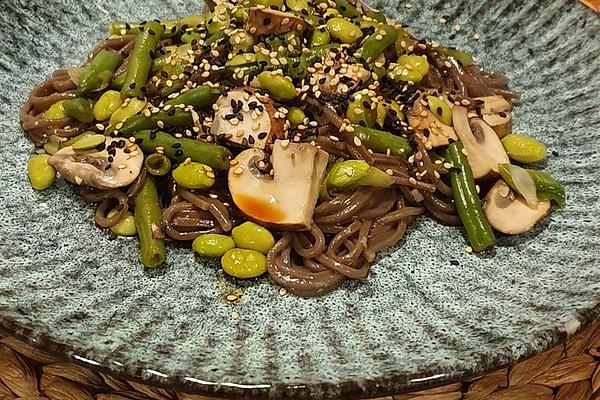 Soba Noodle Salad with Teriyaki Mushrooms