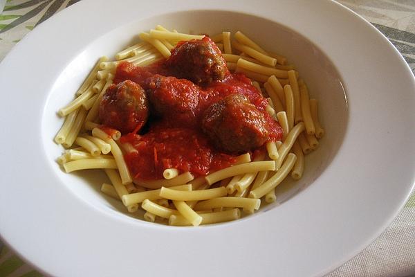 Sonnis Macaroni with Meatballs in Tomato Sauce