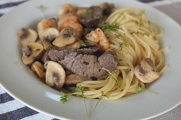 Spagetthi Con Carne E Scampi