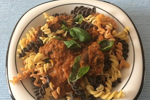 Spagetti with Eggplant and Tomato Sauce