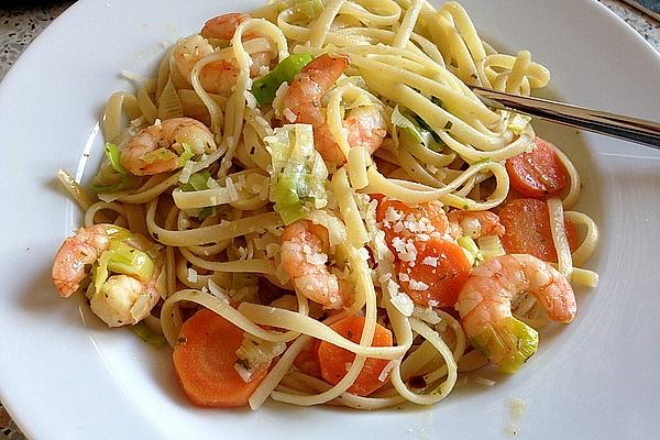 Spaghetti Cambaretti (Salmon-Leek-Shrimp Sauce)
