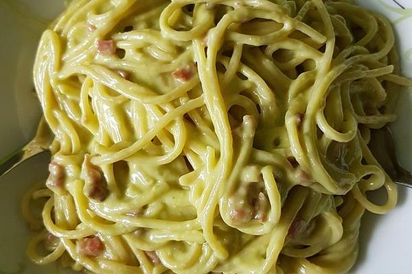 Spaghetti Carbonara Style with Avocado