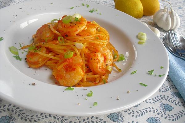 Spaghetti in Ajvar Sauce with Prawns