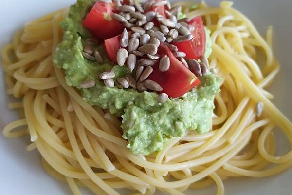 Spaghetti in Avocado Feta Sauce