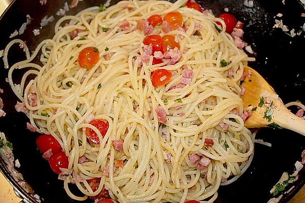 Spaghetti in Garlic and Oil