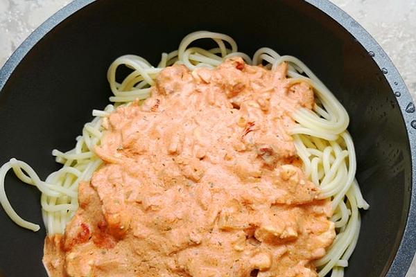 Spaghetti in Tomato Whiskey Salmon Sauce with Crème Fraîche