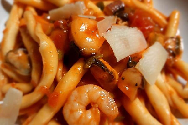 Spaghetti Seafood with Tomato Sauce
