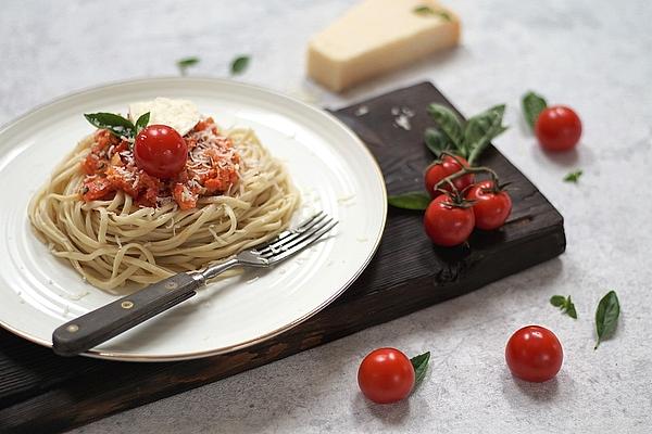 Spaghetti with Cold Sugo