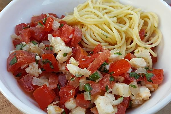 Spaghetti with Cold Tomato-mozzarella Sauce