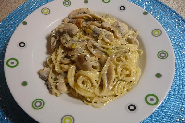 Spaghetti with Creamy Mushroom Sauce