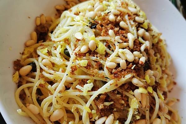 Spaghetti with Fennel, Capers and Chapelure